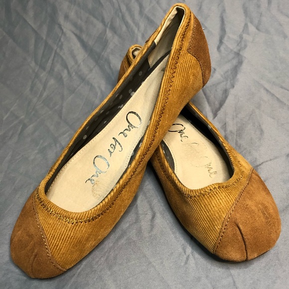 Toms Shoes - Toms One For One brown suede and corduroy ballet flats size 7